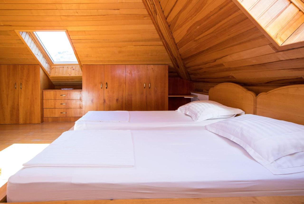 Guest House J&J Zaton  Ngoại thất bức ảnh