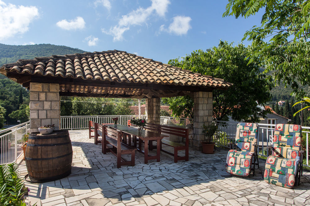 Guest House J&J Zaton  Ngoại thất bức ảnh