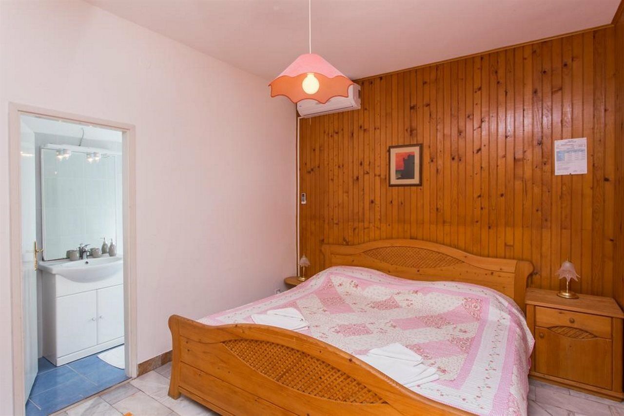 Guest House J&J Zaton  Ngoại thất bức ảnh